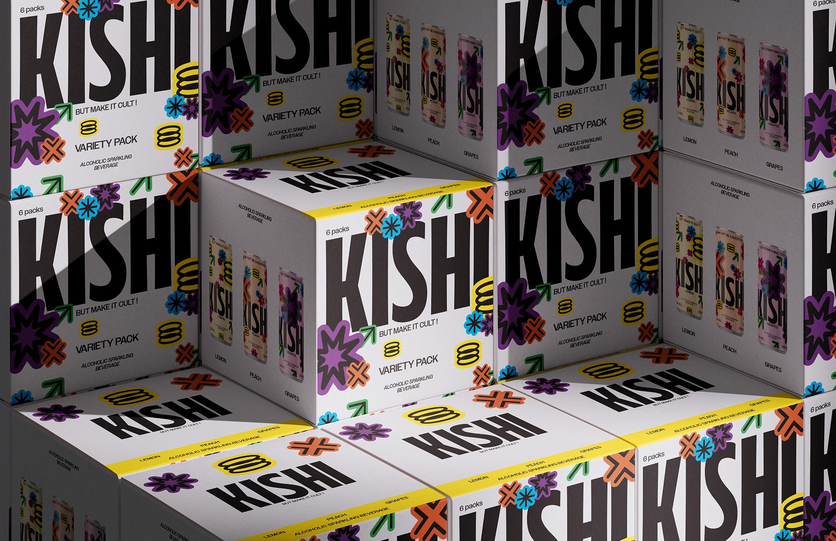 Packaging Kishi avec plusieurs cartons exposes en studio.
